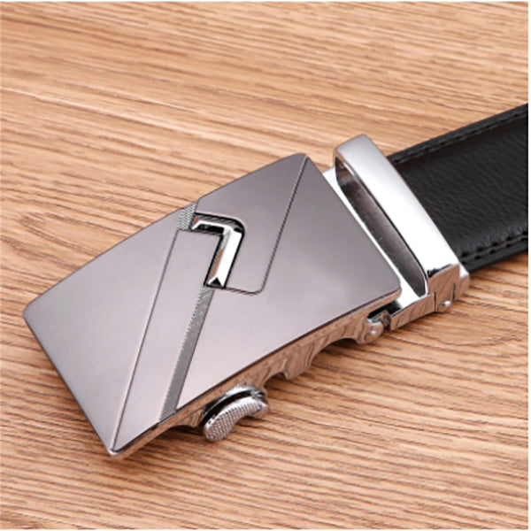 Genuine leather strap with automatic ratchet mechanism