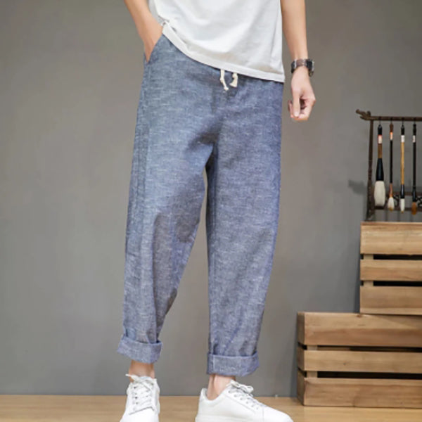 Men's casual trousers in cotton and linen.