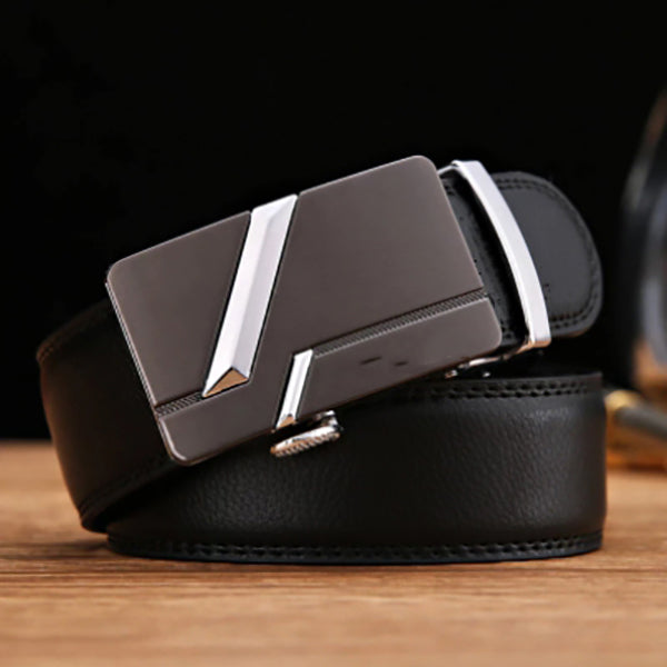 Luxurious men's belts made of high quality genuine leather.